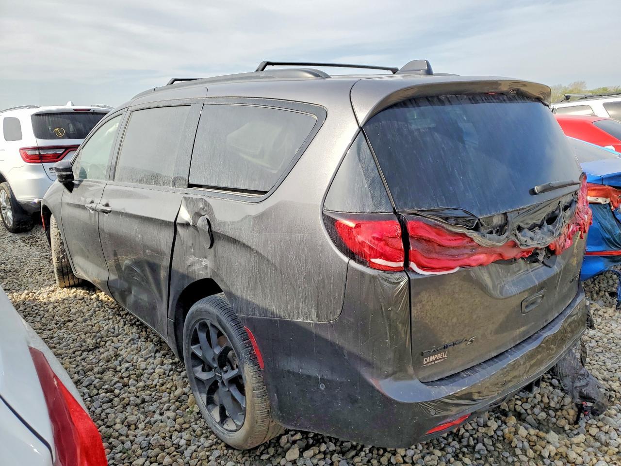 2023 Chrysler Pacifica Limited - Image 2