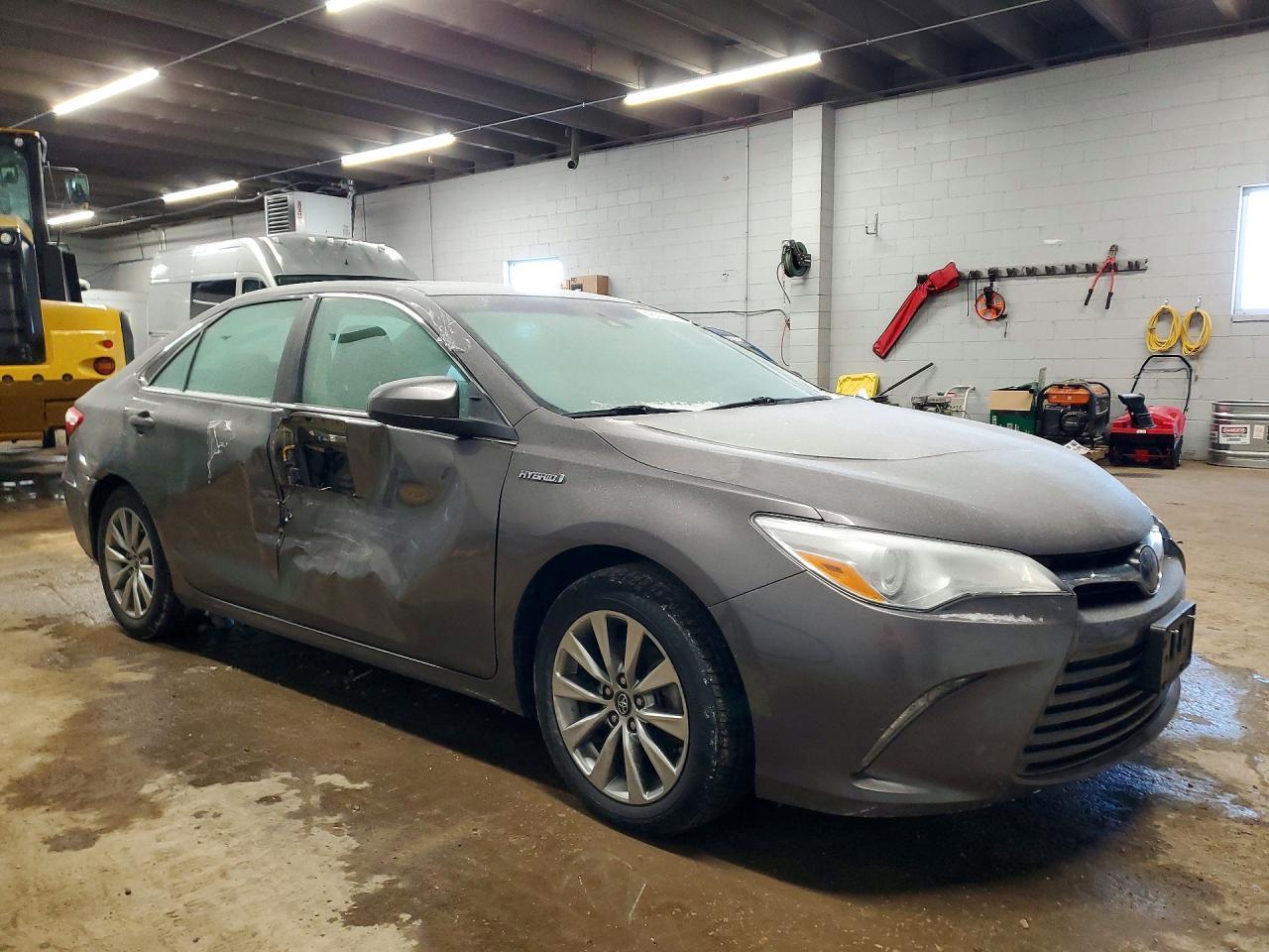 2017 Toyota Camry Hybrid - Фото 4