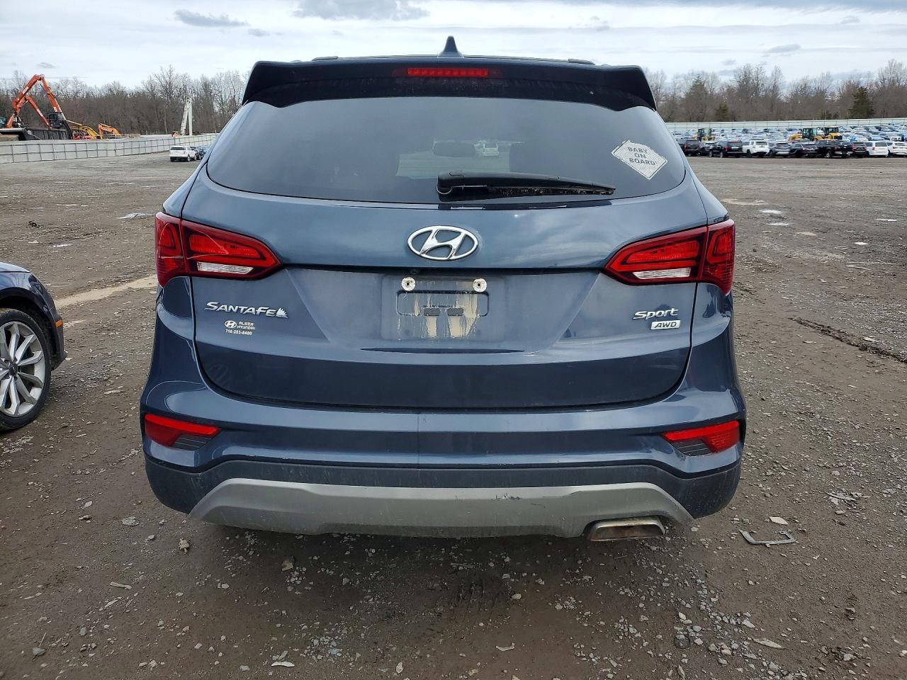 2018 Hyundai Santa Fe - Image 6