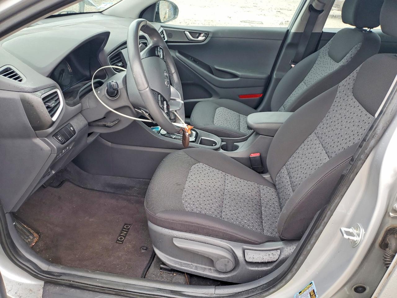 2019 Hyundai Ioniq Plug-In Hybrid Base - Image 7