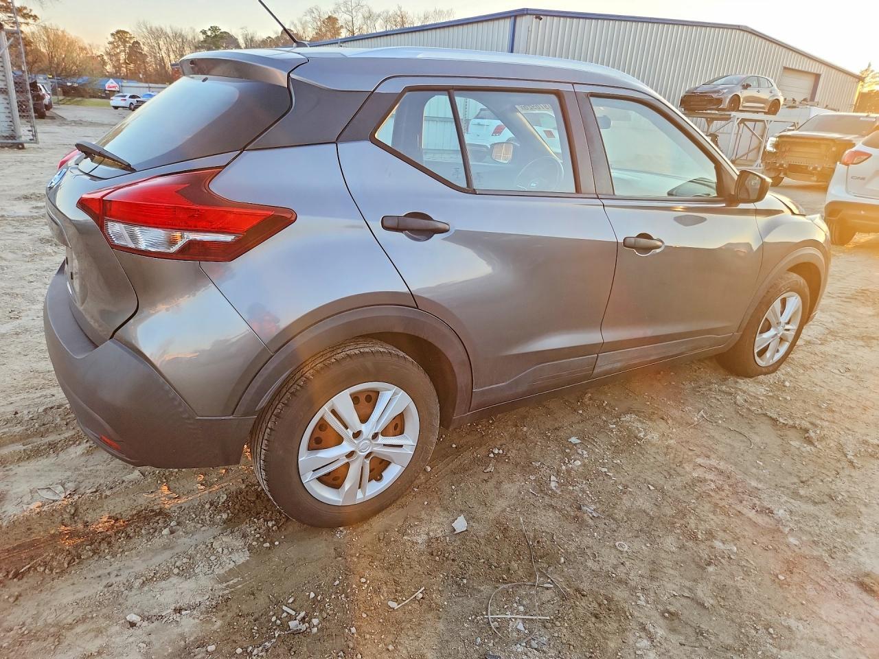 2018 Nissan Kicks S - Фото 3