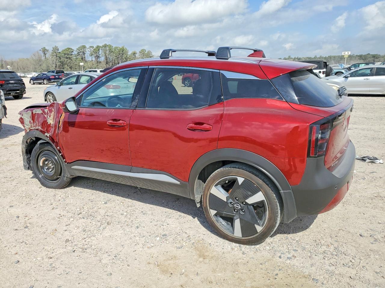 2025 Nissan Kicks Sr - Image 2