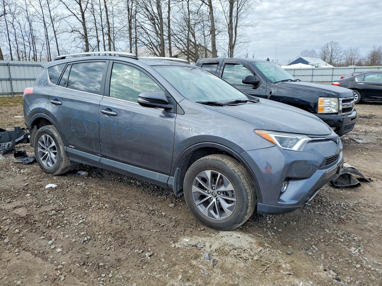 2017 Toyota Rav4 Hybrid Xle - Image 4