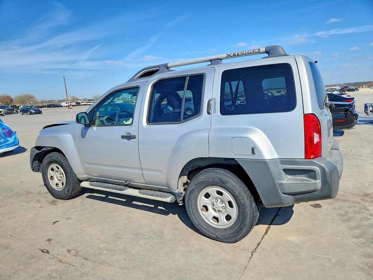 2012 Nissan Xterra X - Image 2
