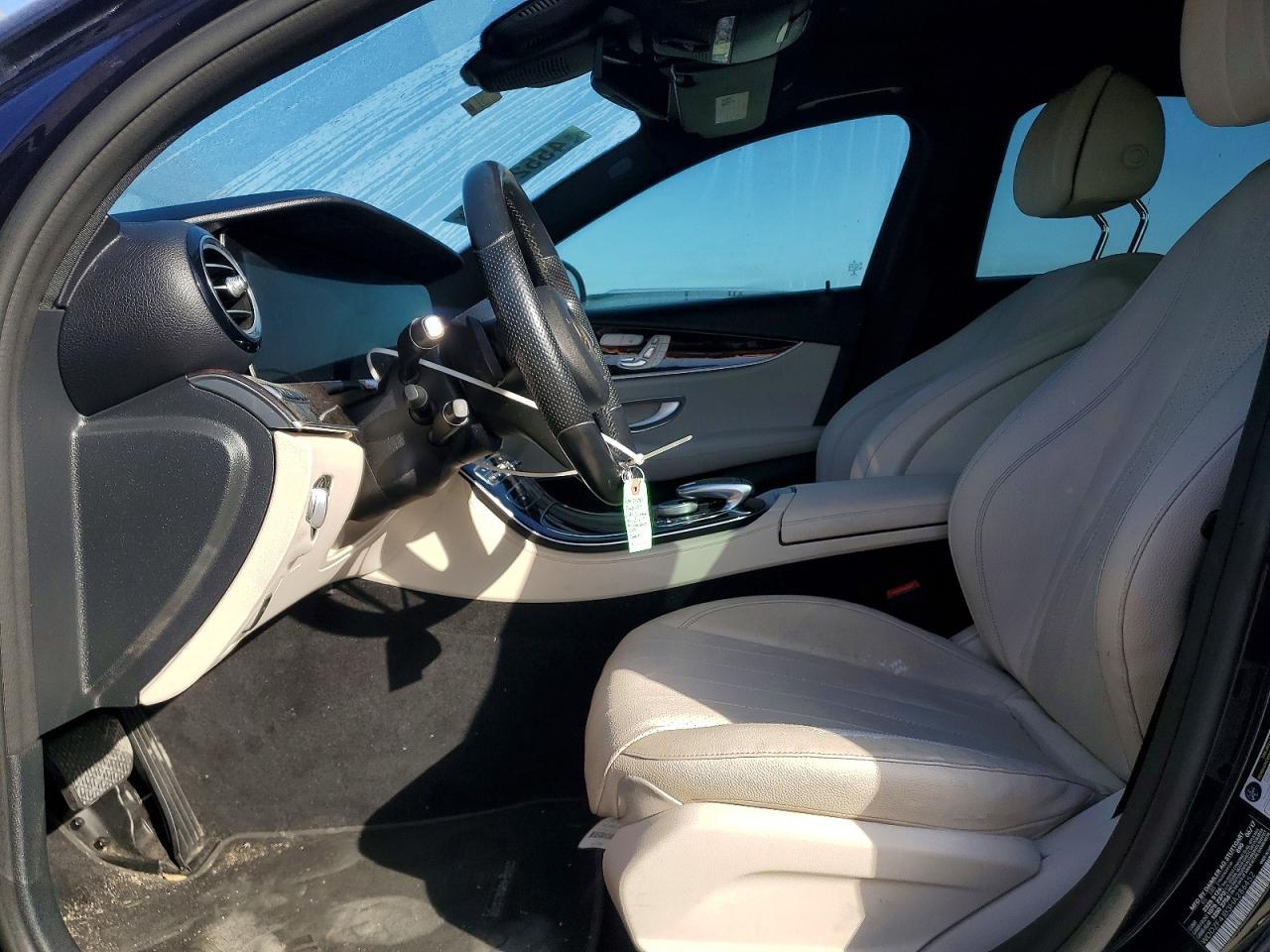 2017 Mercedes-Benz E 300 - Фото 7