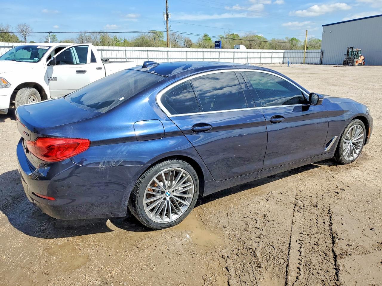 2020 BMW 530 Xi - Фото 3