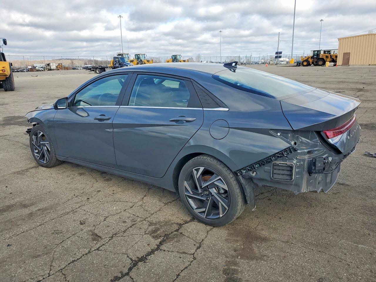 2024 Hyundai Elantra Limited - Image 2