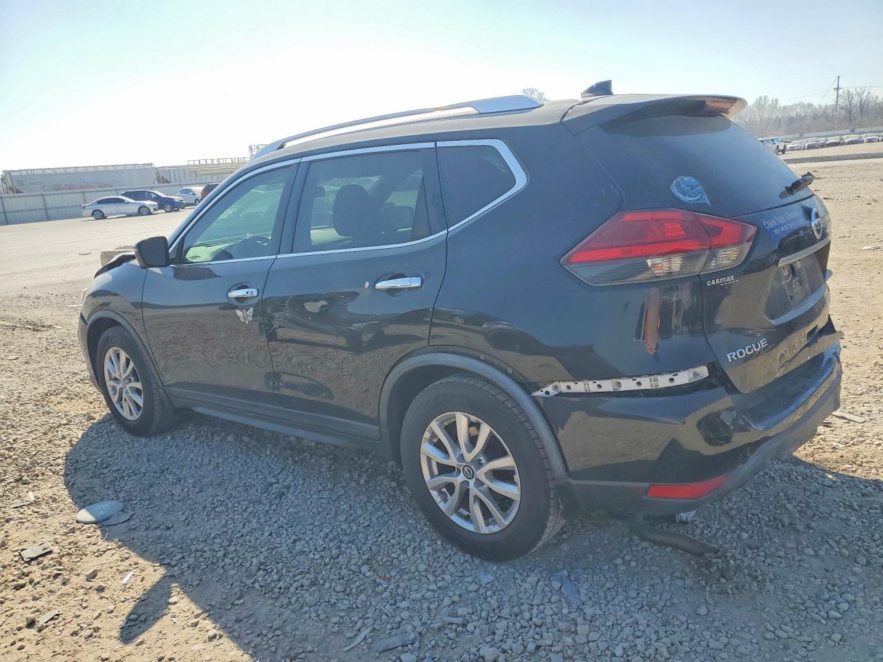 2017 Nissan Rogue Sv - Image 2