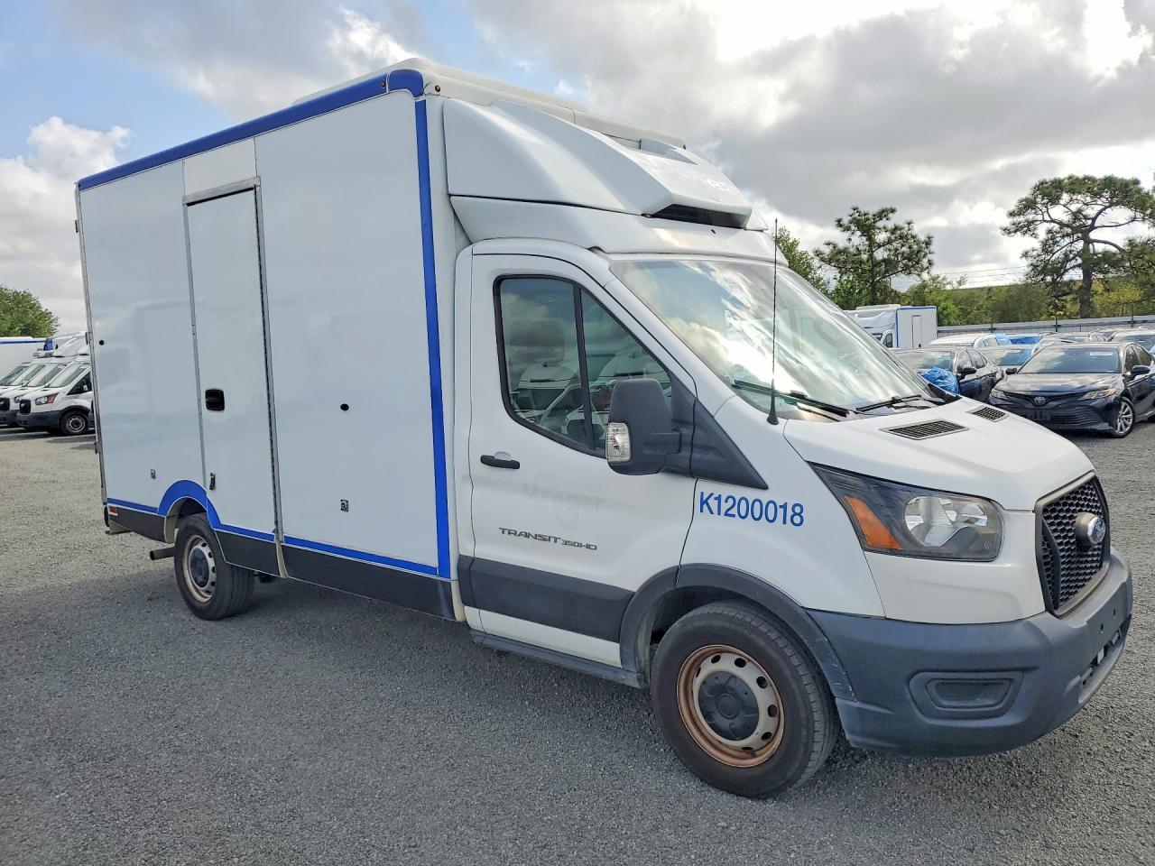 2020 Ford Transit Delivery Truck - Image 4