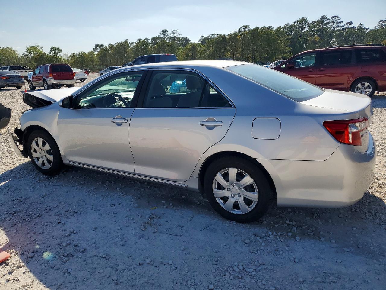 2014 Toyota Camry Le - Фото 2