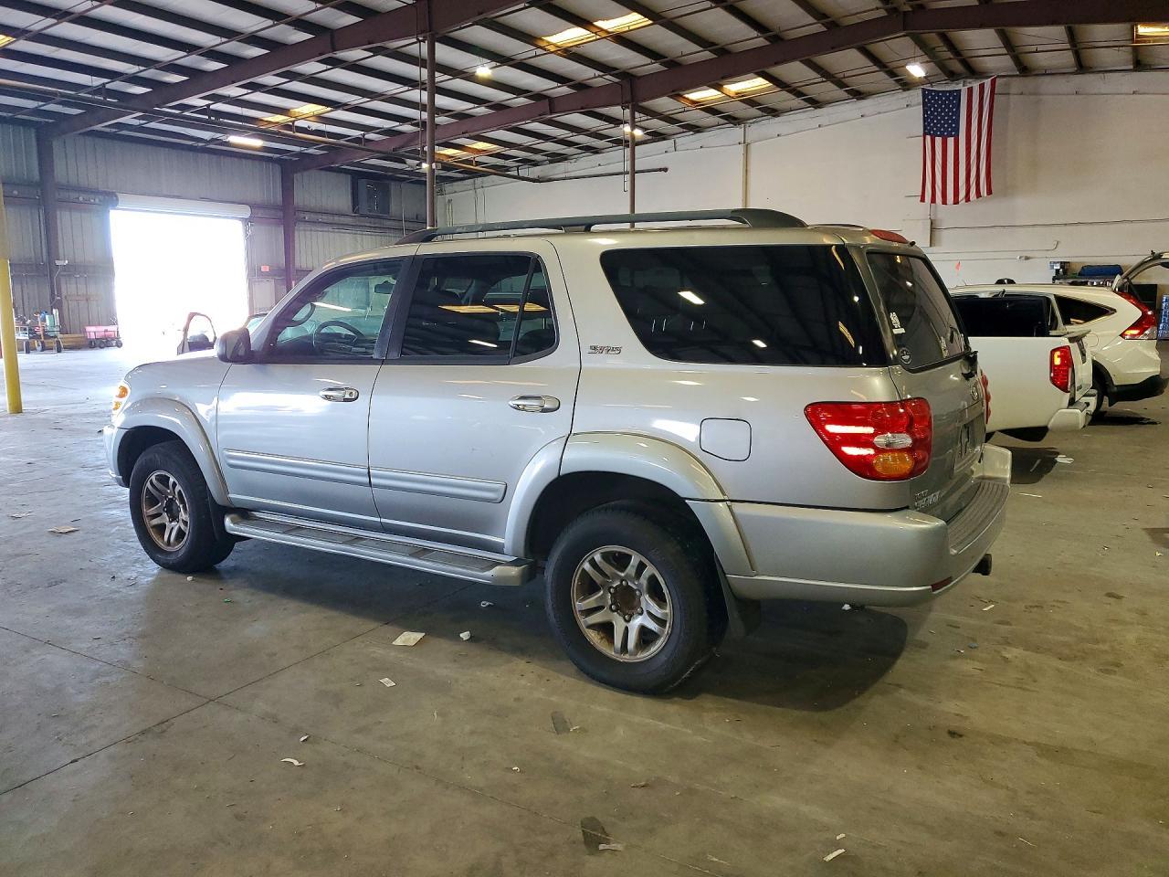 2003 Toyota Sequoia Sr5 - Фото 2