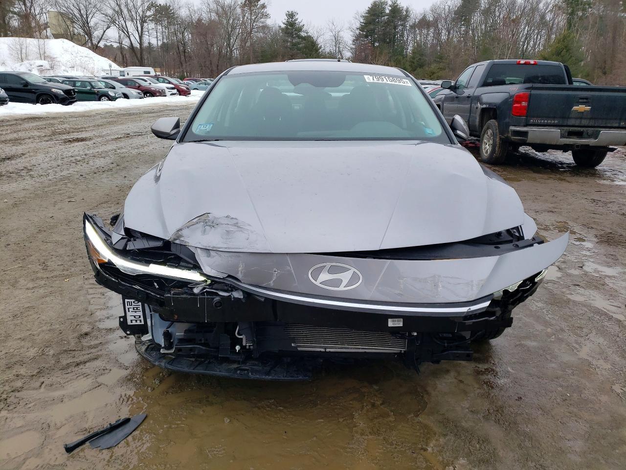 2025 Hyundai Elantra Se - Image 5