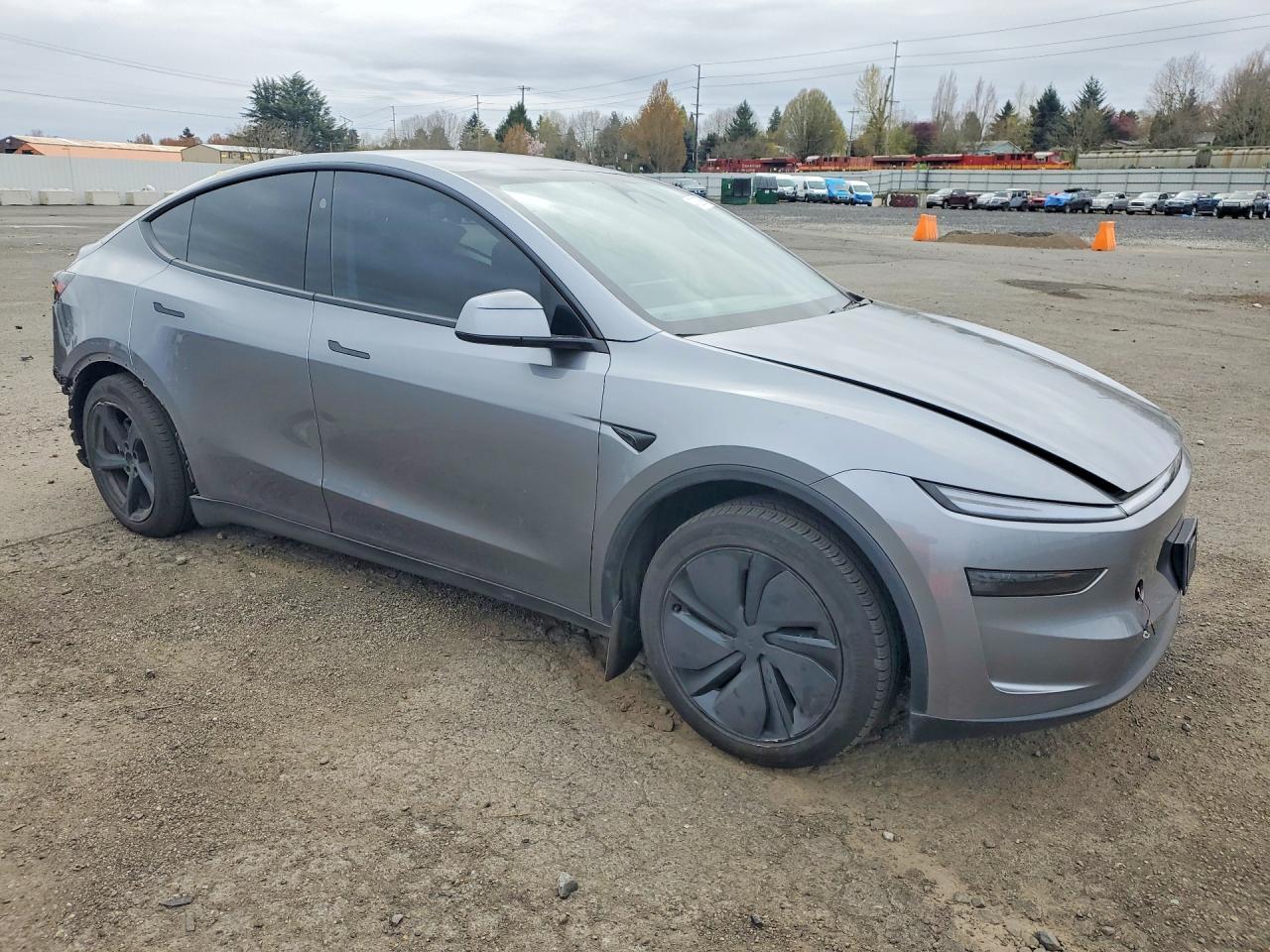 2026 Tesla Model Y - Фото 4