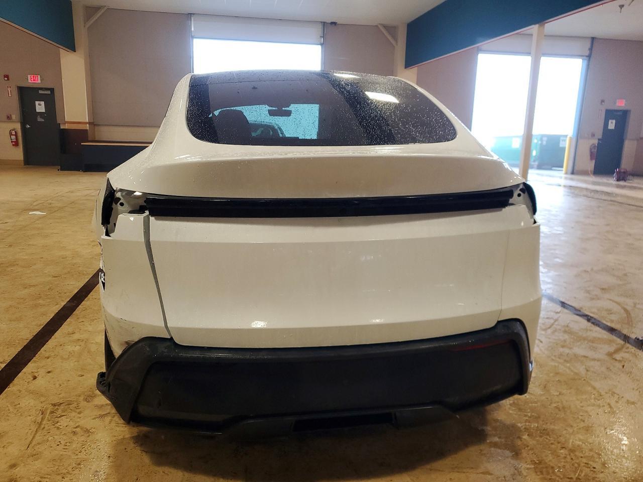 2026 Tesla Model Y - Image 6