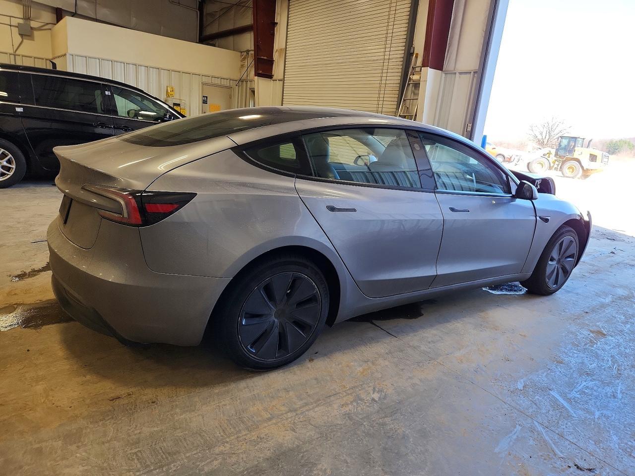 2025 Tesla Model 3 - Image 3