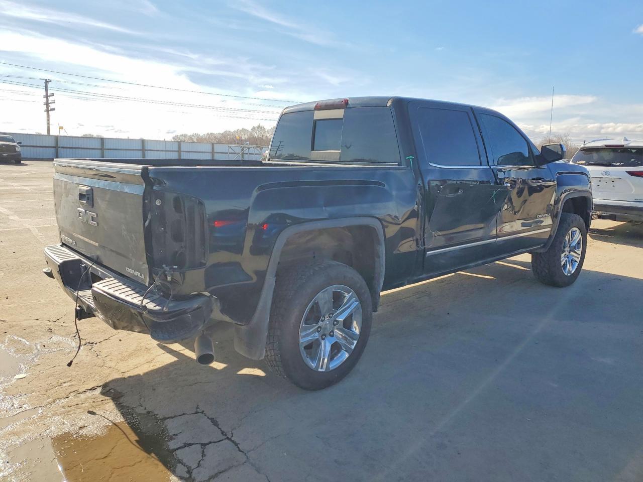 2014 GMC Sierra K1500 Denali - Image 3