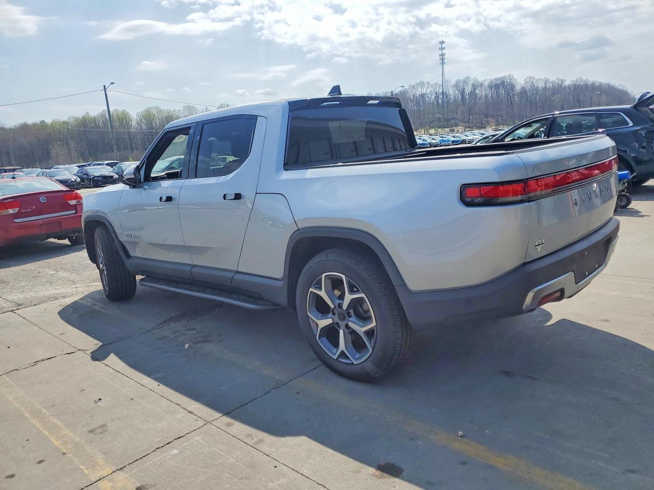 2023 Rivian R1T - Фото 2