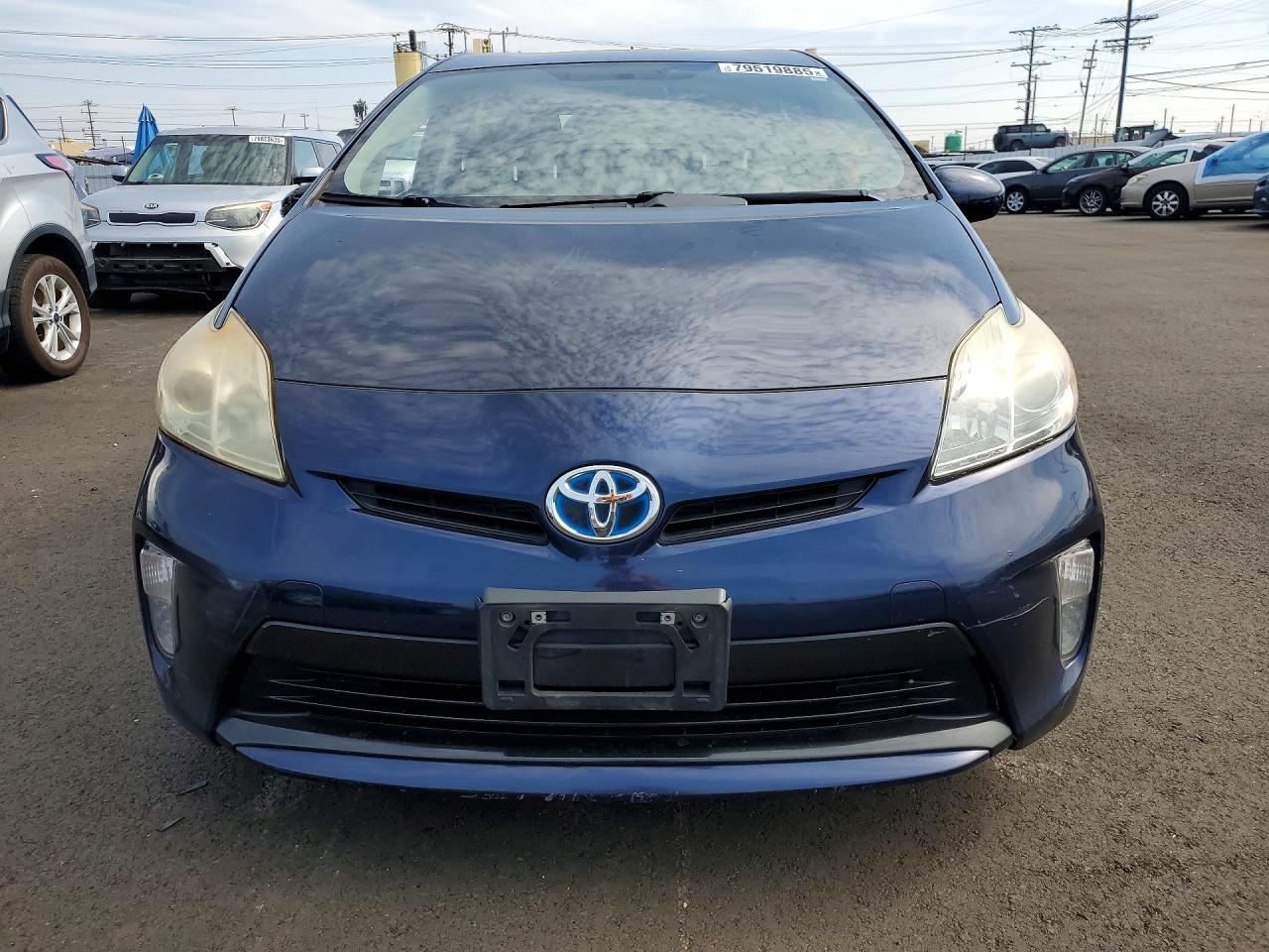 2015 Toyota Prius Two - Фото 5