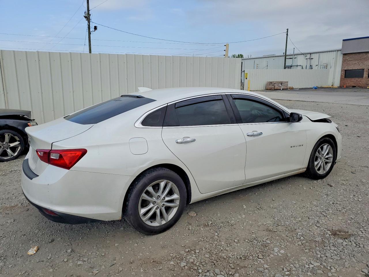 2017 Chevrolet Malibu Lt - Фото 3