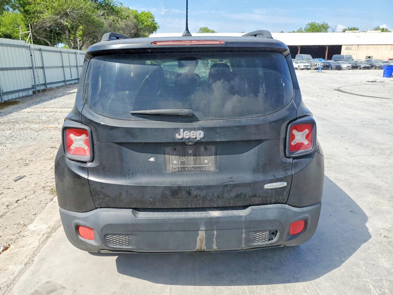 2015 Jeep Renegade Latitude - Фото 6