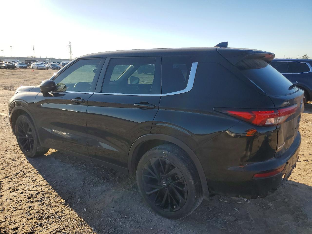 2022 Mitsubishi Outlander Es - Фото 2