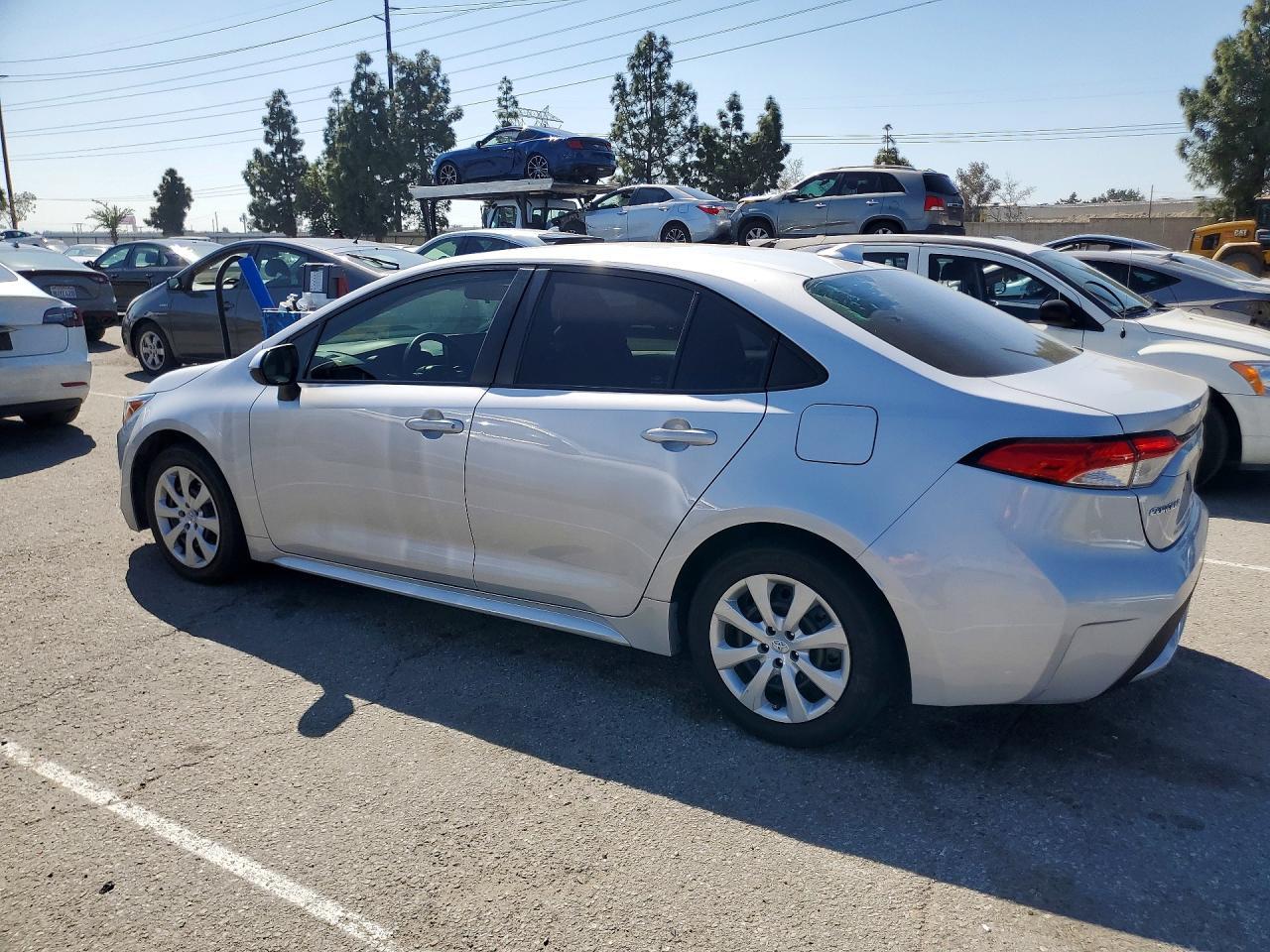 2021 Toyota Corolla Le - Image 2