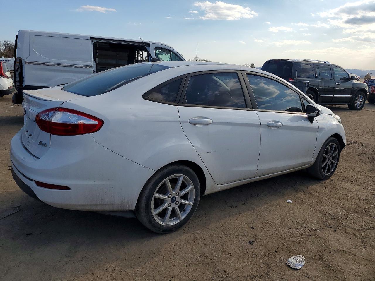 2019 Ford Fiesta Se - Фото 3
