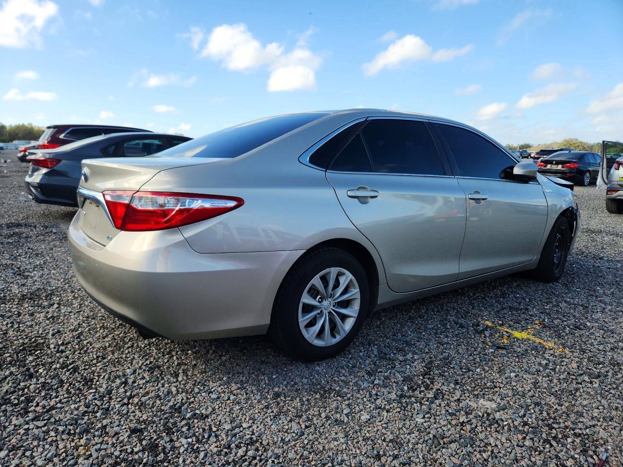 2015 Toyota Camry - Фото 3