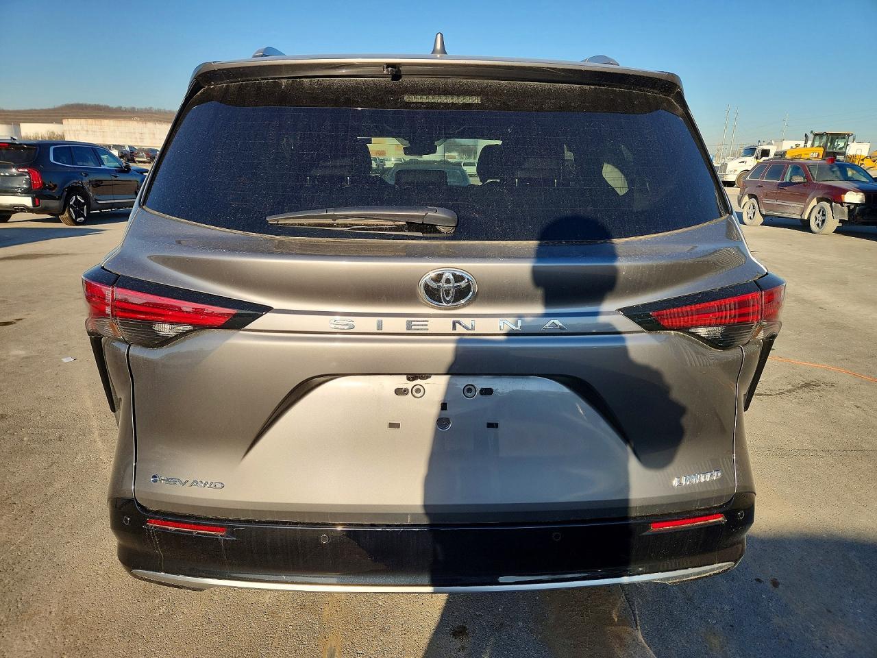 2026 Toyota Sienna Limited 7-Passenger - Фото 6