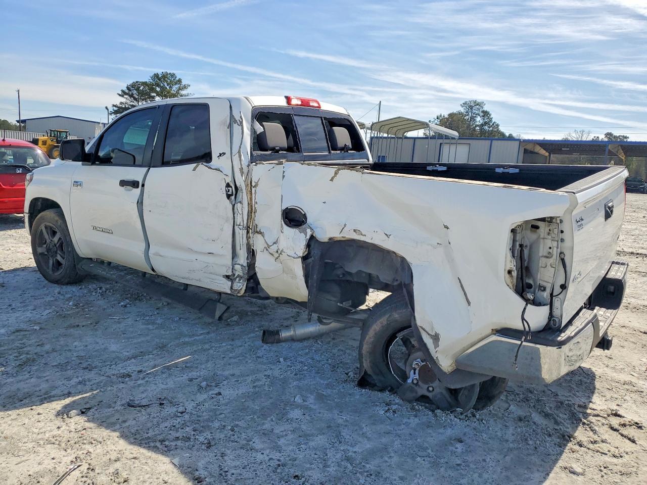 2018 Toyota Tundra Sr5 - Image 2