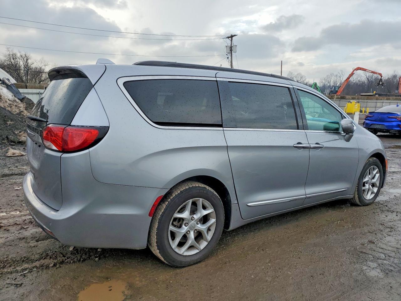 2017 Chrysler Pacifica Touring L - Фото 3