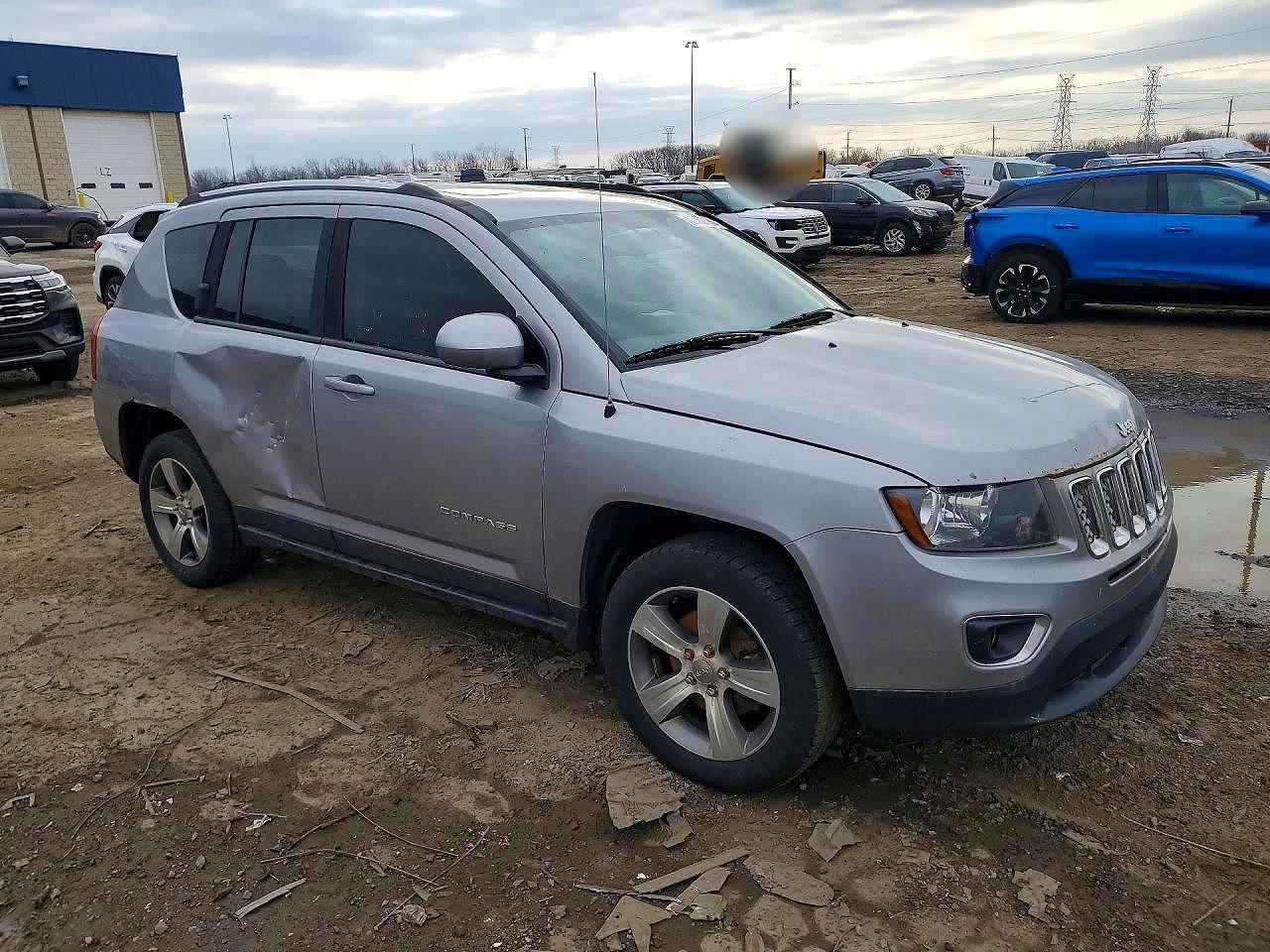 2016 Jeep Compass Latitude - Image 4