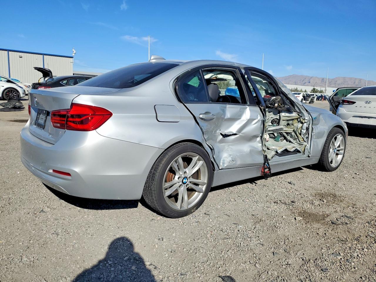 2016 BMW 320 I - Фото 3