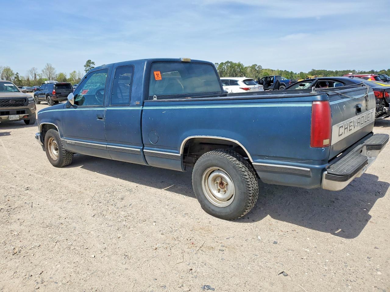 1992 Chevrolet Gmt-400 C1500 - Image 2