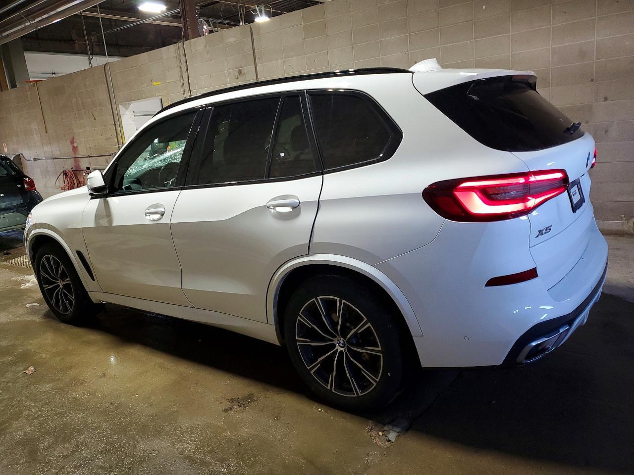 2022 BMW X5 xDrive40I - Фото 2