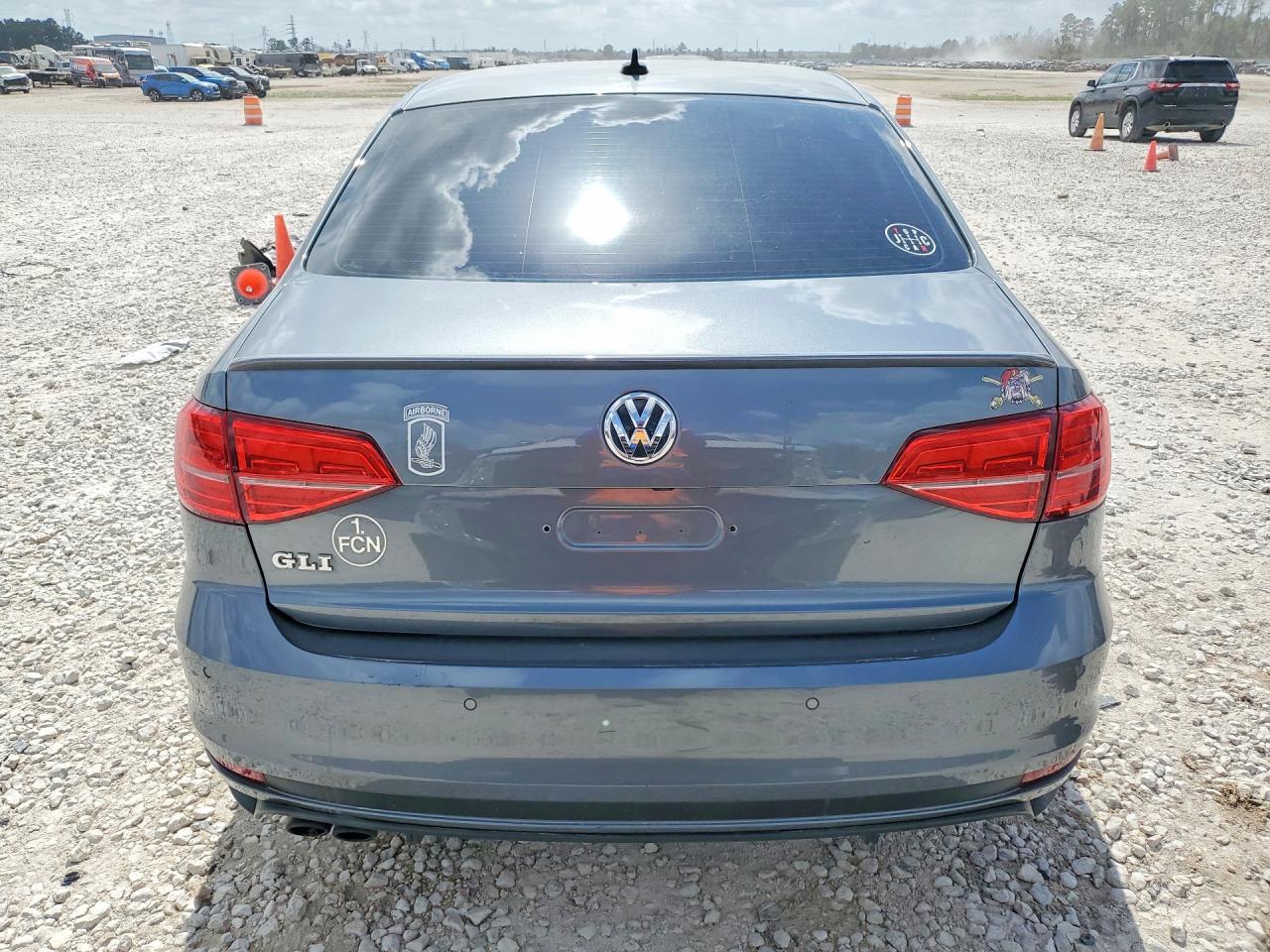 2017 Volkswagen Jetta Gli - Image 6