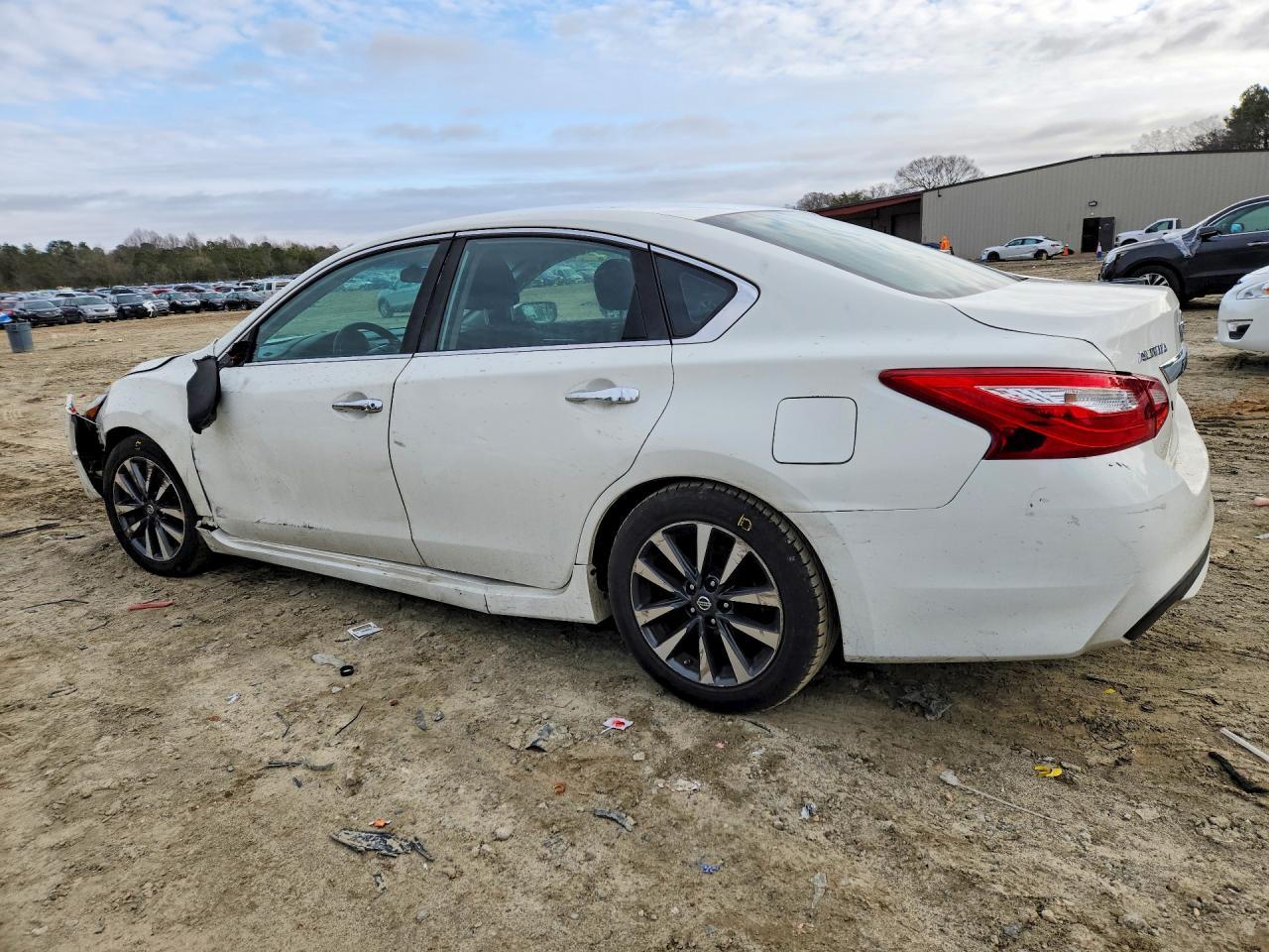 2016 Nissan Altima 2.5 S - Фото 2