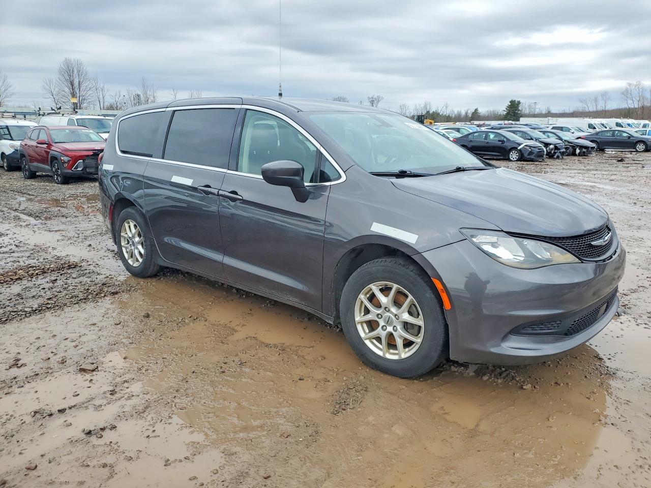 2022 Chrysler Voyager- Pri Fleet- Ck Eng Light On - Image 4