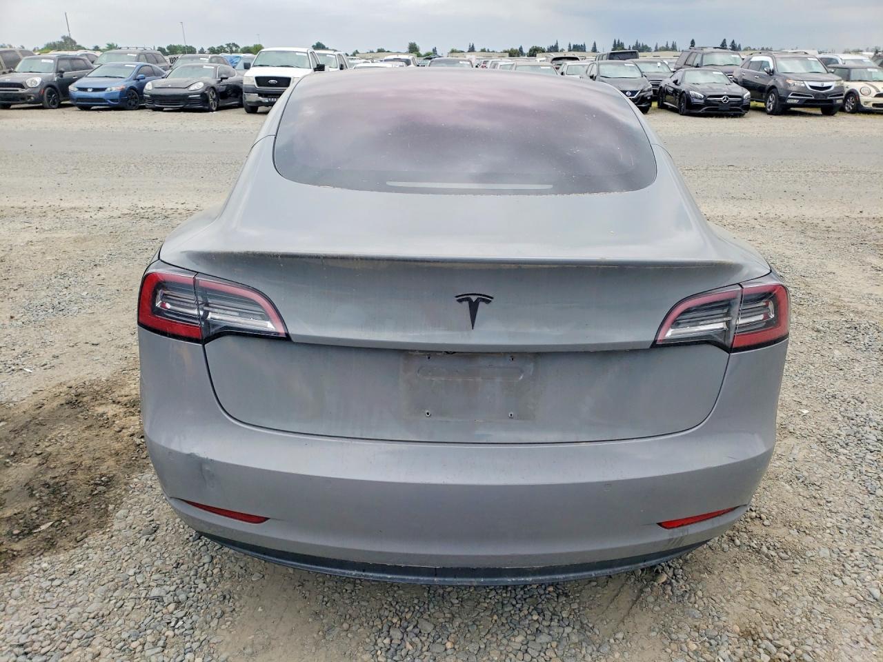 2018 Tesla Model 3 - Фото 6