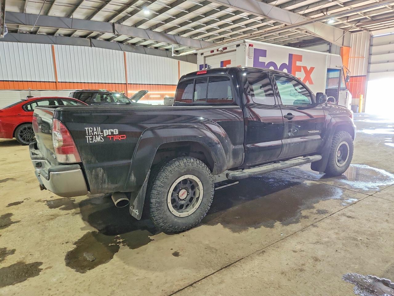 2015 Toyota Tacoma V6 - Фото 3