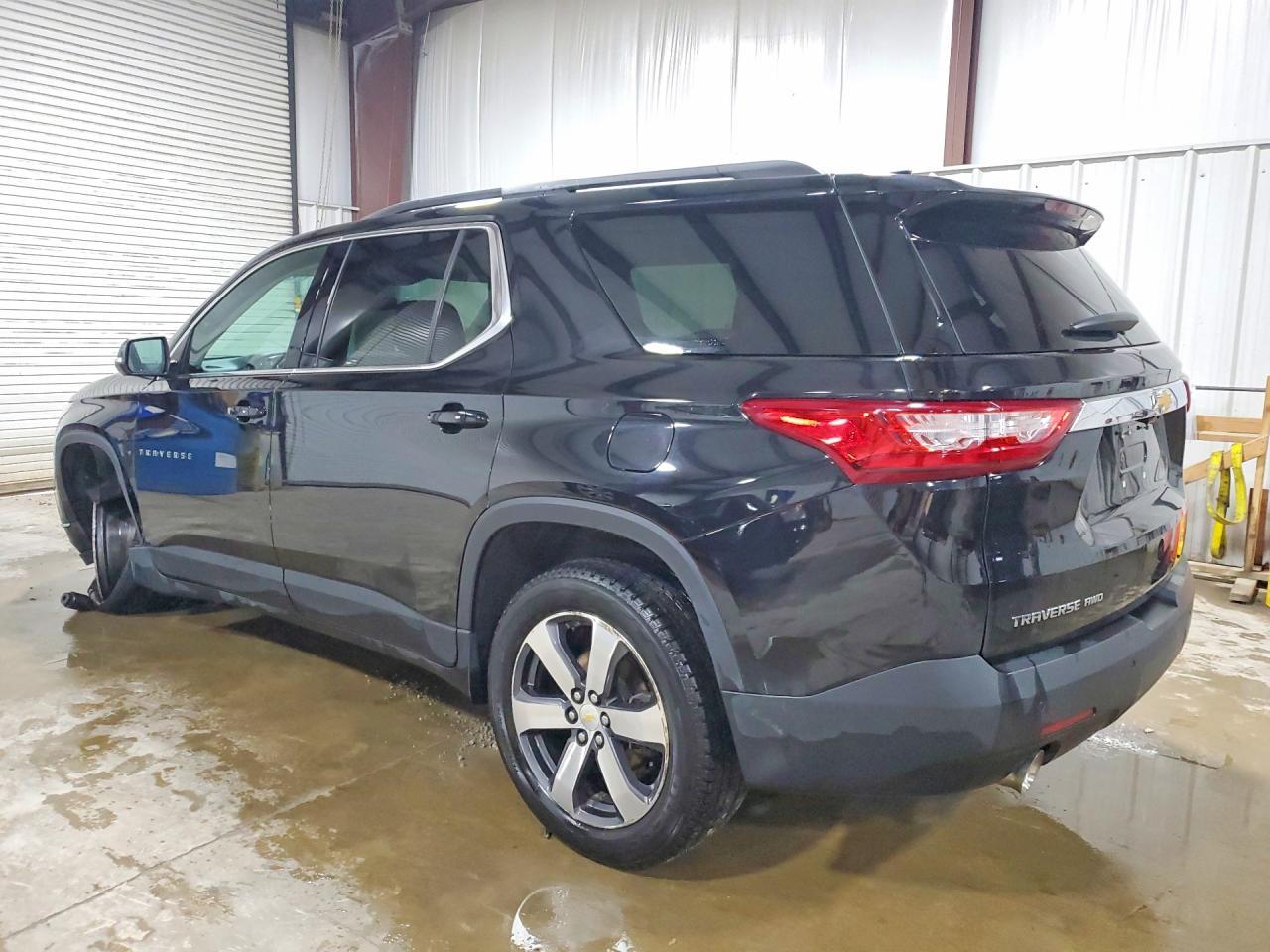 2021 Chevrolet Traverse Lt - Image 2