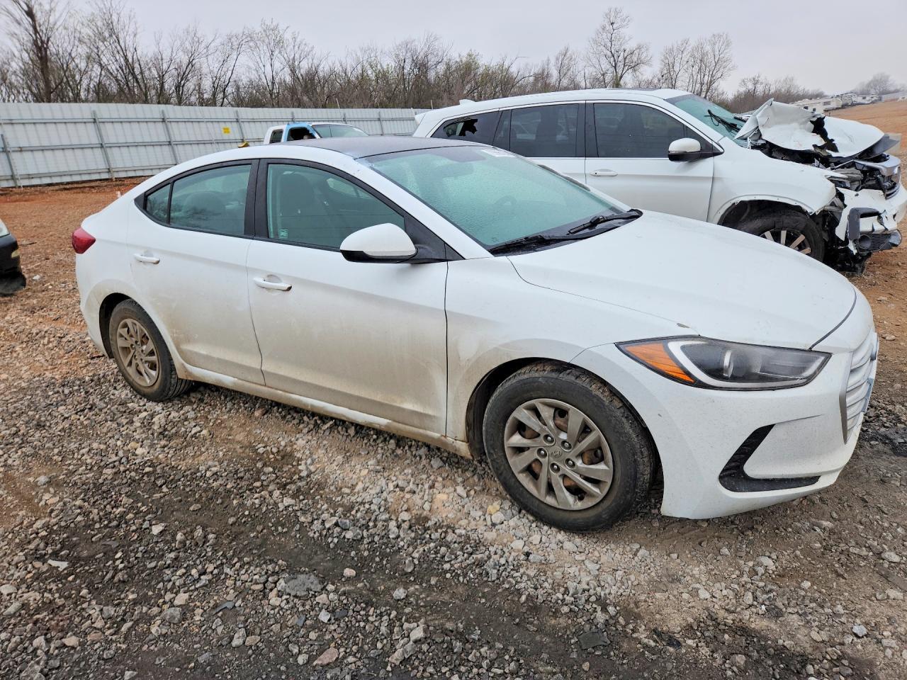2017 Hyundai Elantra Se - Image 4