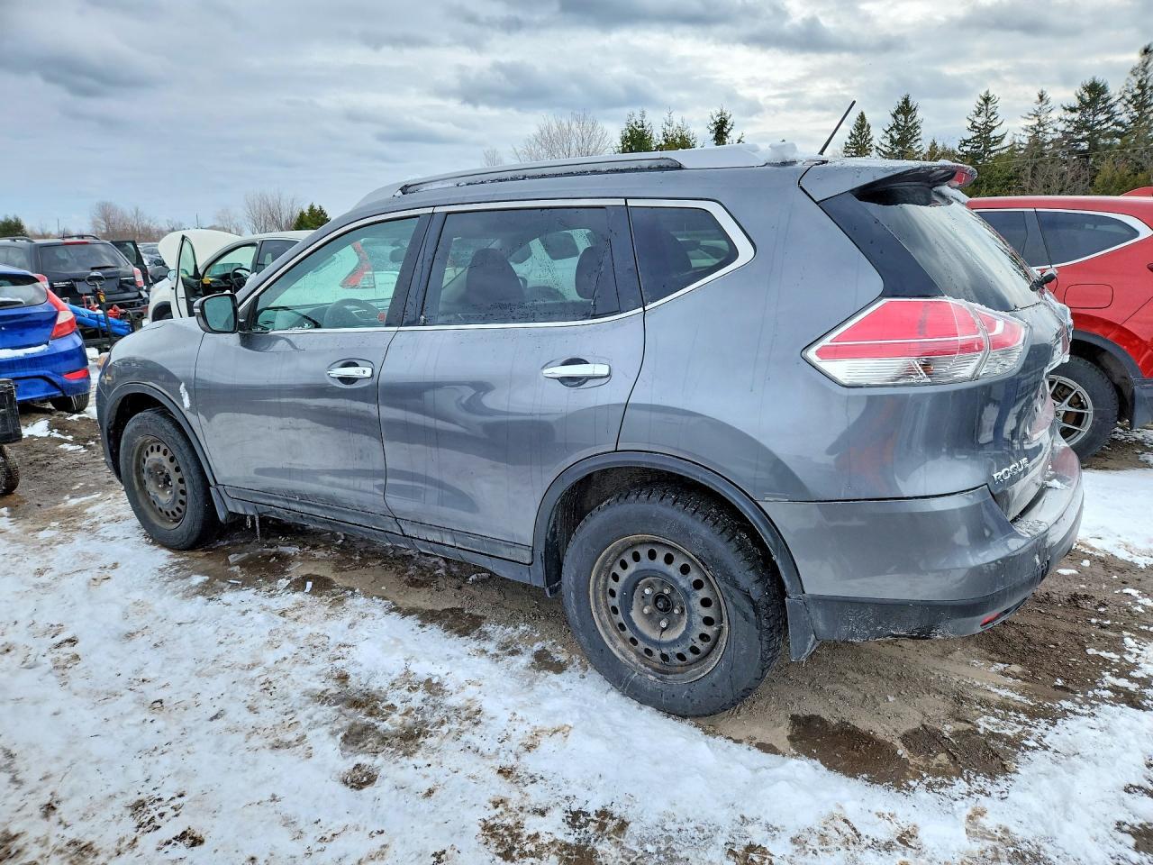 2015 Nissan Rogue S - Фото 2