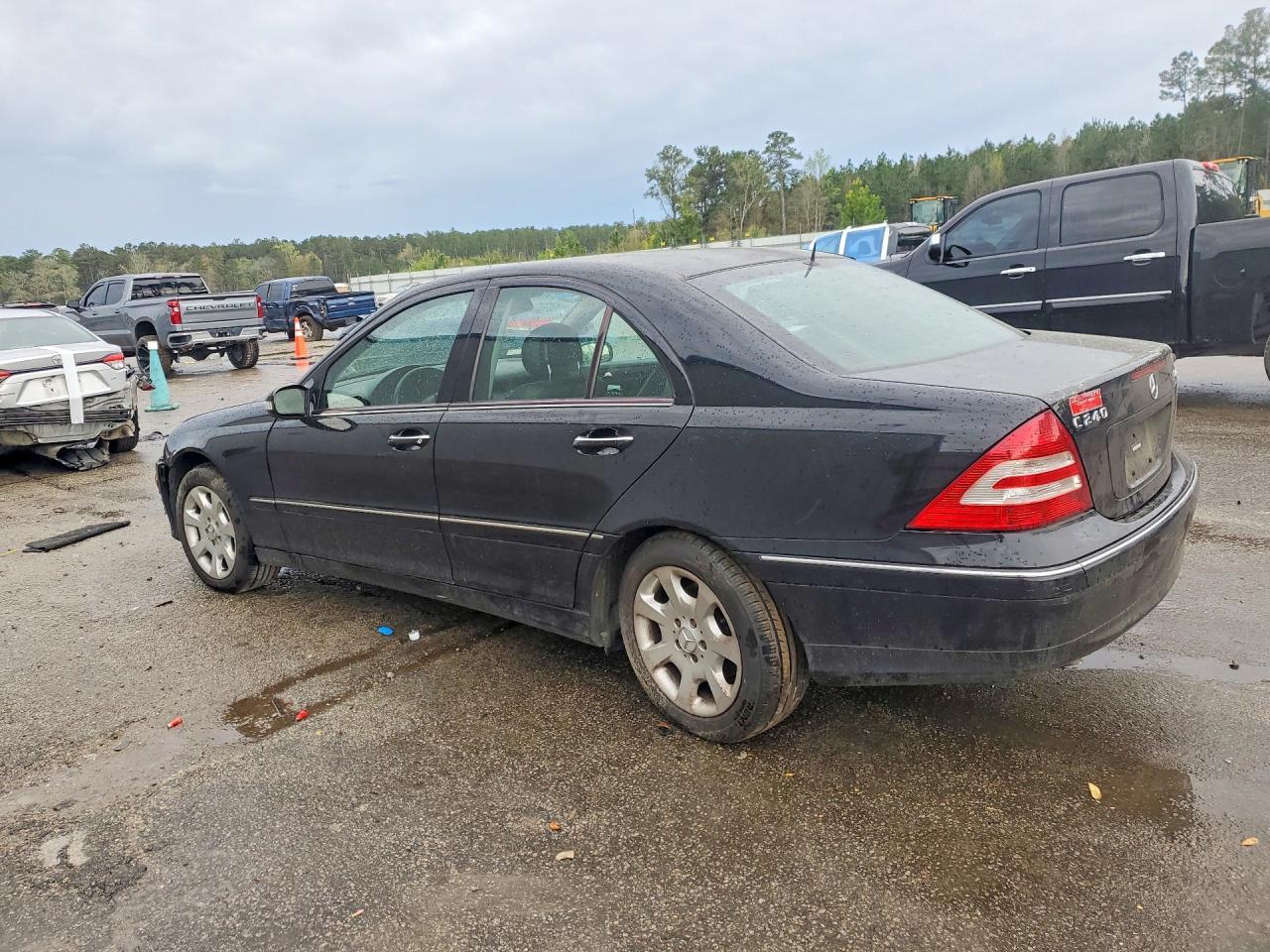 2005 Mercedes-Benz C - Image 2