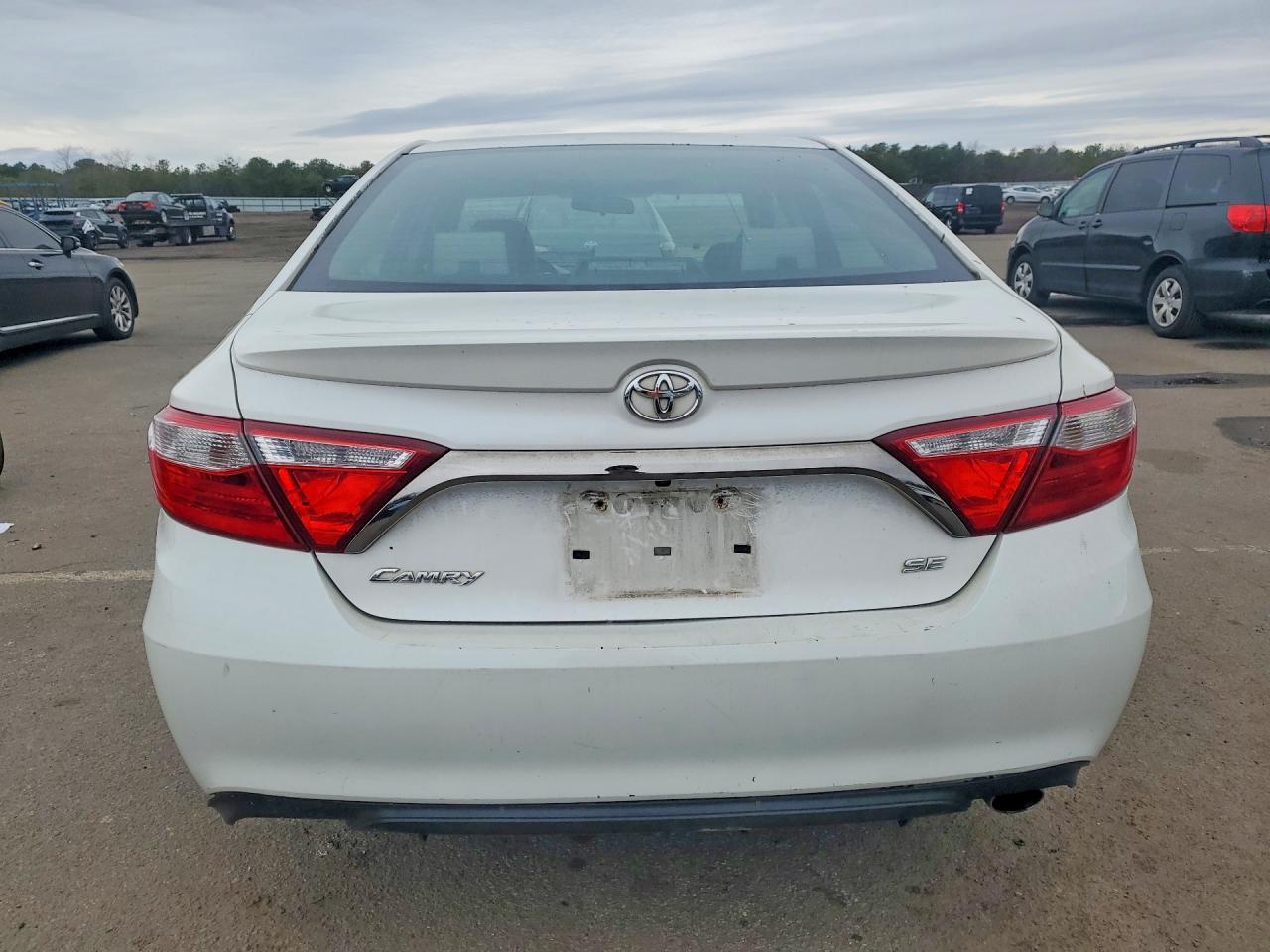 2015 Toyota Camry Se - Фото 6