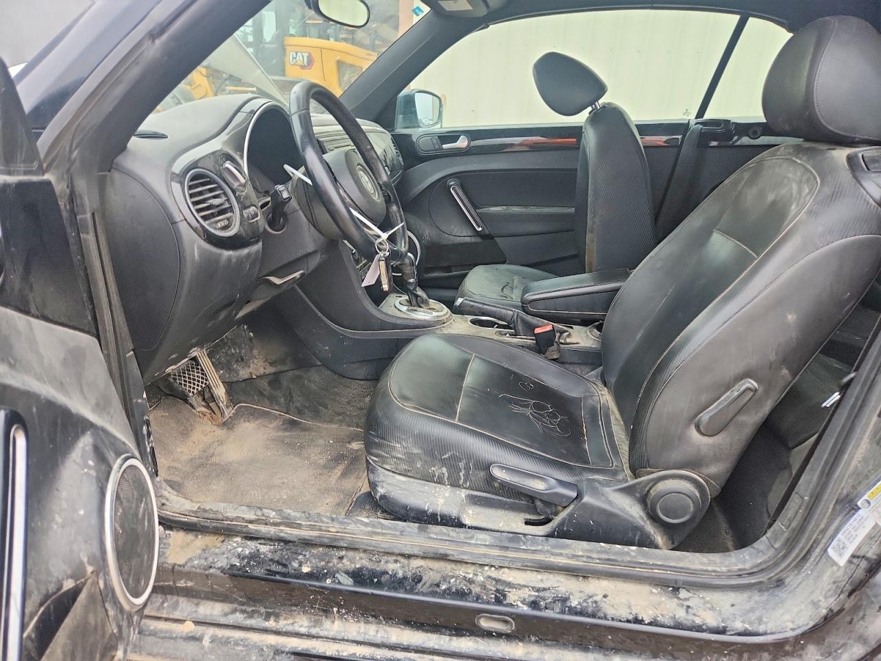 2015 Volkswagen Beetle 1.8T - Фото 7