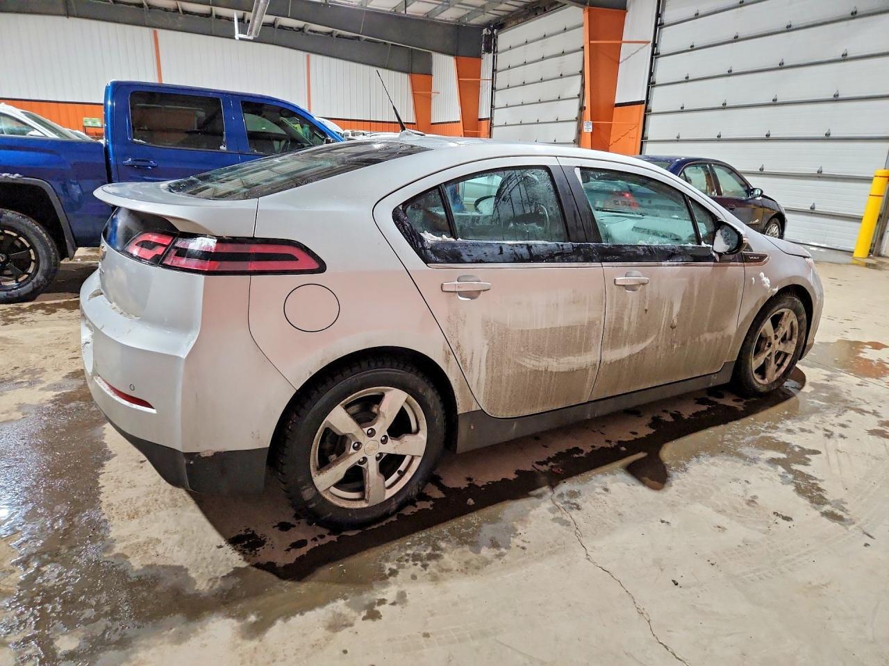 2013 Chevrolet Volt 5Dr - Image 3