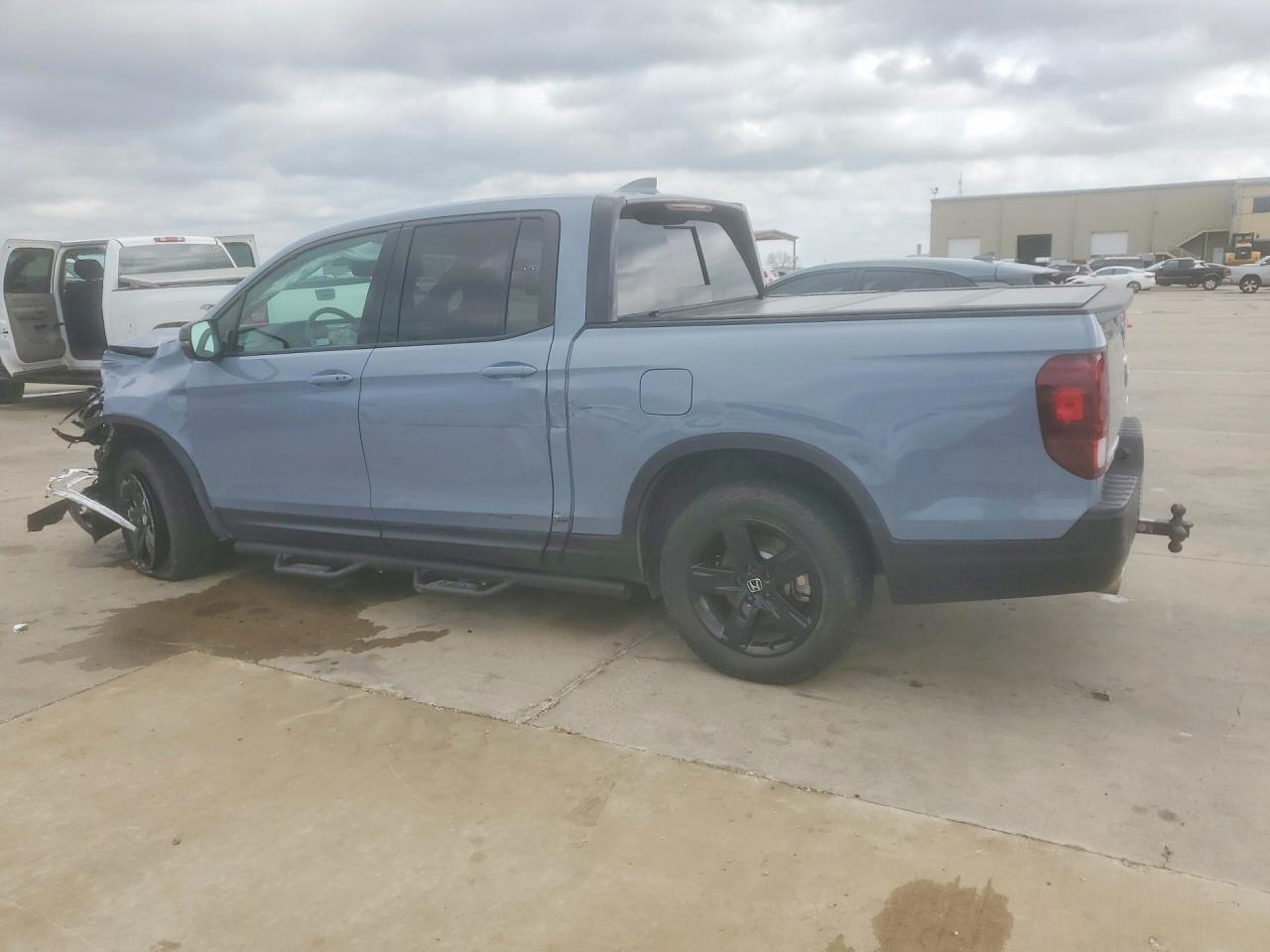 2022 Honda Ridgeline Black Edition - Image 2