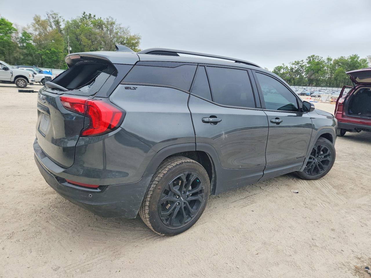 2021 GMC Terrain Slt - Image 3
