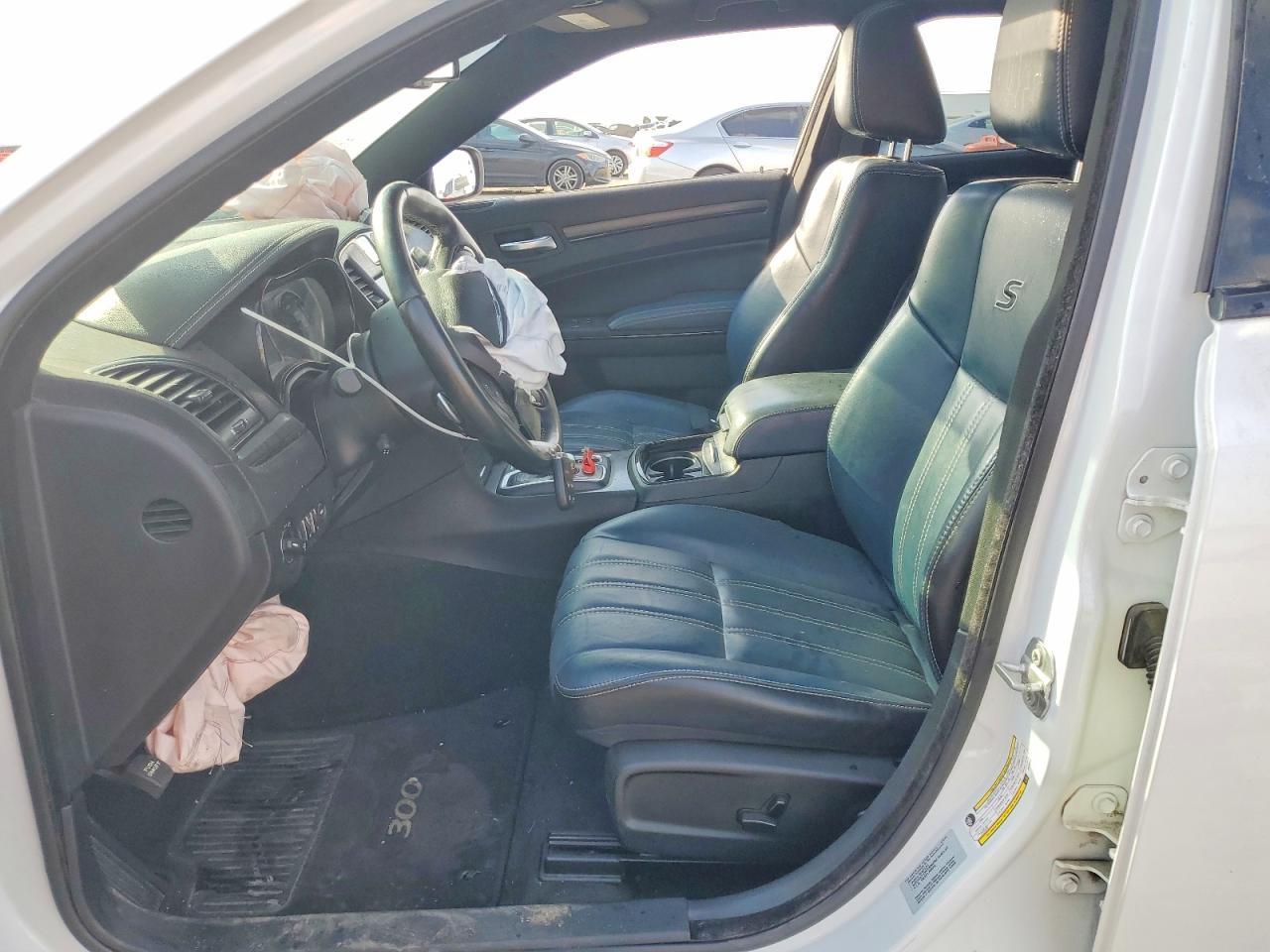 2015 Chrysler 300 - Image 7
